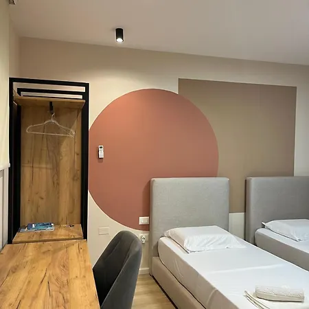 Boulevard Nest - * Tiran