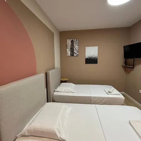 Boulevard Nest - * Tiran