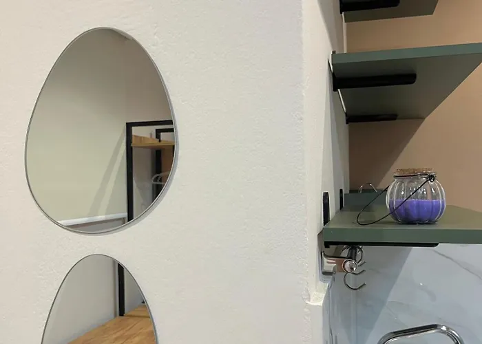 Boulevard Nest - * Tirana