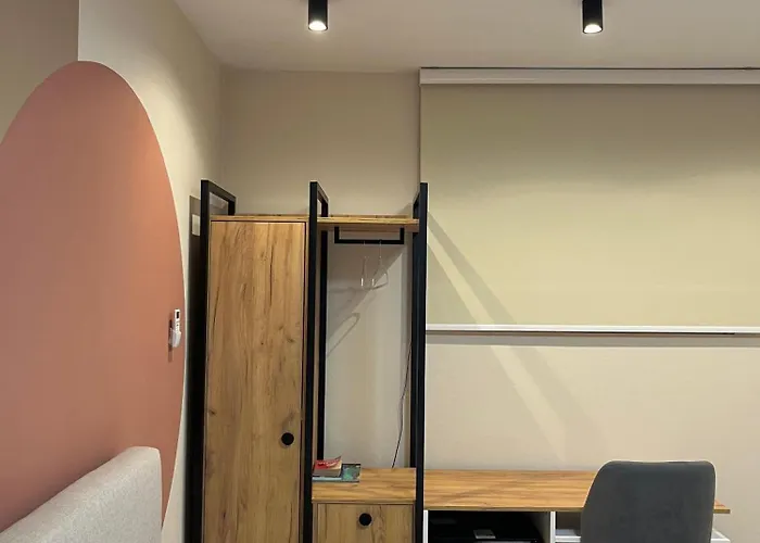 Boulevard Nest - * 地拉那