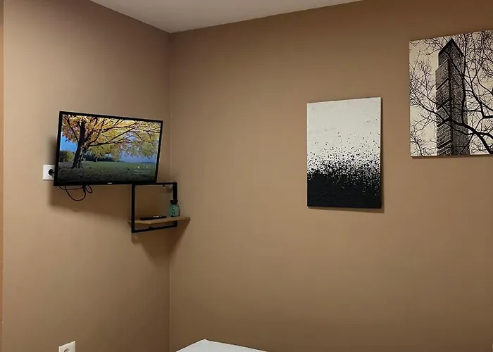 Boulevard Nest - * Tirana