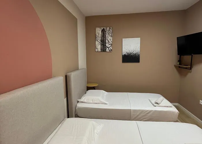 Boulevard Nest - * Tirana